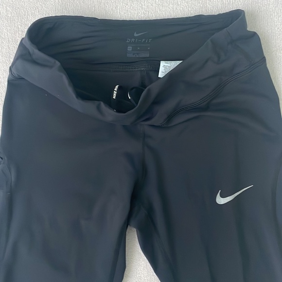 Nike Dri-FIT Epic Luxe 7/8-Length Leggings - Picture 7 of 8